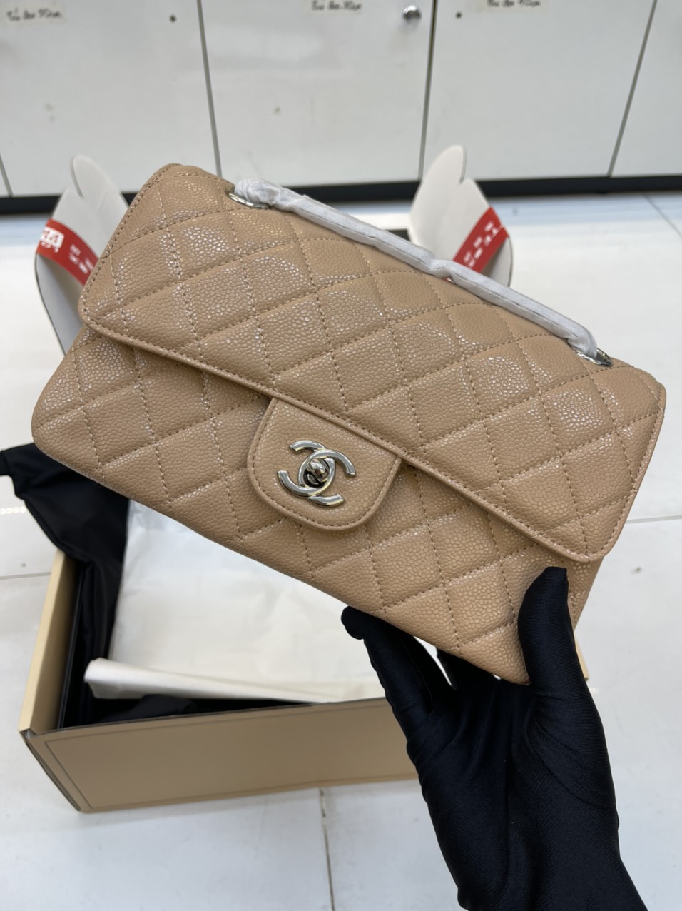 Túi xách Chanel Super Classic Medium Khóa Bạc Màu Nâu Da Hạt Size 23cm